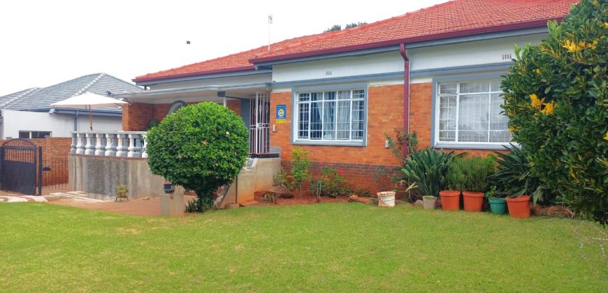Three Bedroom for sale in Cyrildene