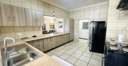 Family Home with Cottage & Pool in Primrose