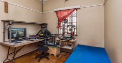 3-Bedroom Home with Income Potential – Prime Spot on Albertina Sisulu Road!