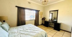 Family Home with Cottage & Pool in Primrose