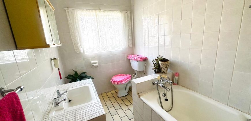Spacious Family Home with Income Potential in the Heart of Bezuidenhout Valley