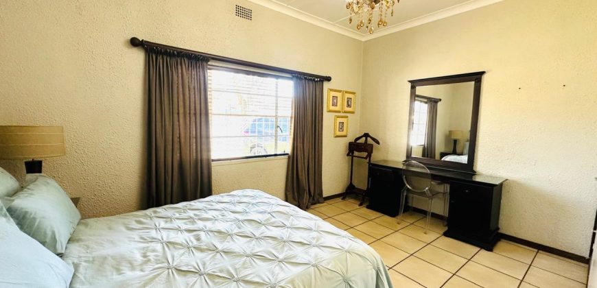 Family Home with Cottage & Pool in Primrose