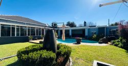 Family Home with Cottage & Pool in Primrose