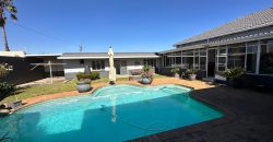 Family Home with Cottage & Pool in Primrose