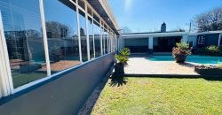 Family Home with Cottage & Pool in Primrose