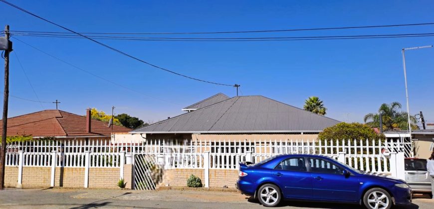 3-Bedroom Family Home with Entertainment Area & Ample Parking