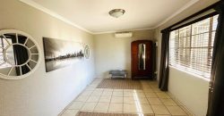 Family Home with Cottage & Pool in Primrose