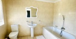 Family Home with Cottage & Pool in Primrose