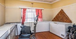 3-Bedroom Home with Income Potential – Prime Spot on Albertina Sisulu Road!