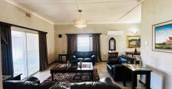 Family Home with Cottage & Pool in Primrose
