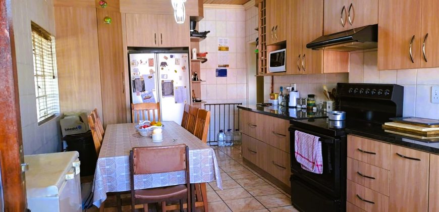 3-Bedroom Family Home with Entertainment Area & Ample Parking