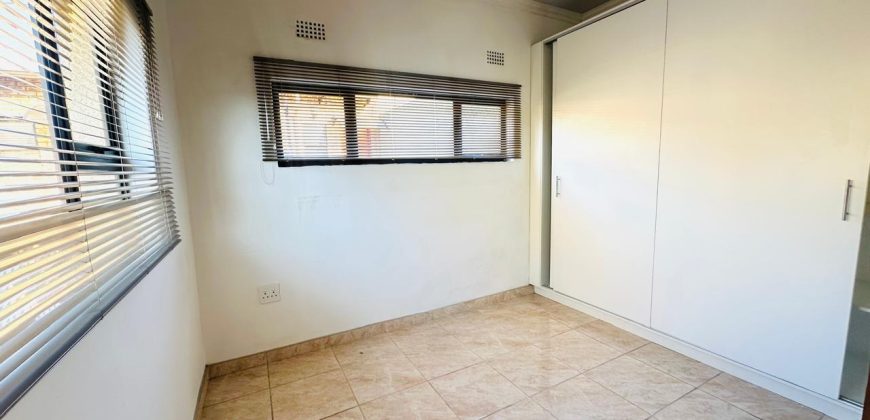 Ready to move in | 4 Bedrooms + 3 Cottages | Parking for 6+ | Walk to schools & shops | Recently Renovated